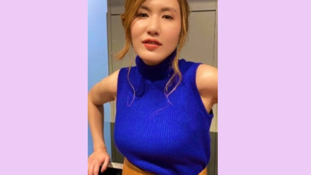 青いニットの巨乳薄幸