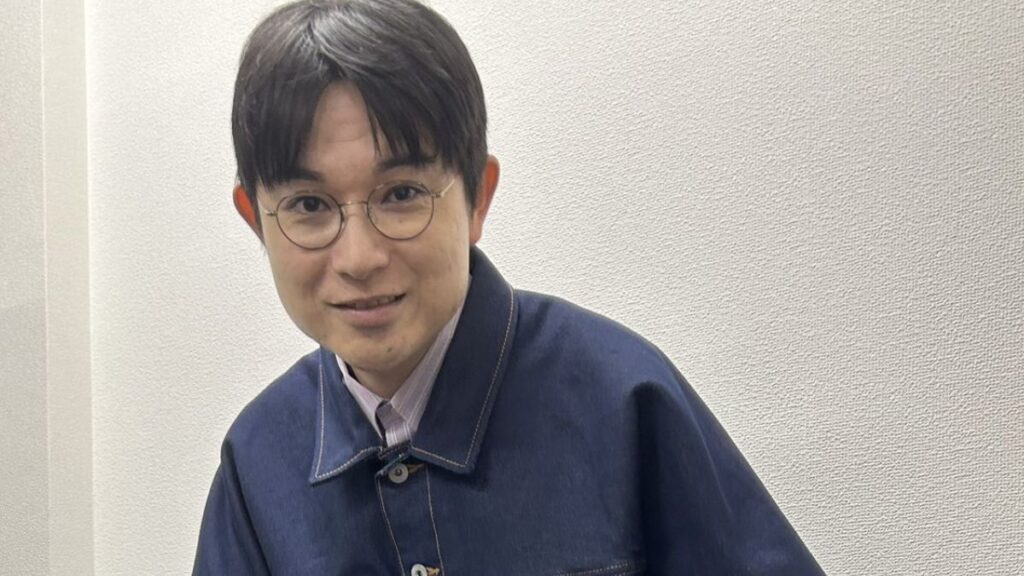 微笑む水川かたまり
