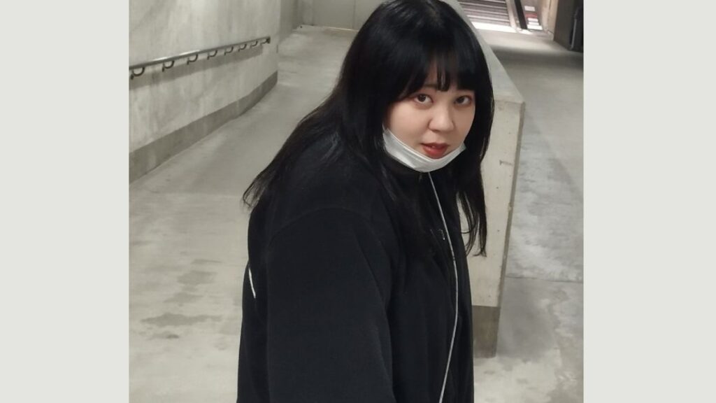 地下の道にいる水分スイ