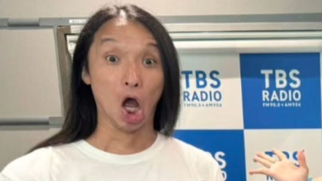 驚いた表情の布川