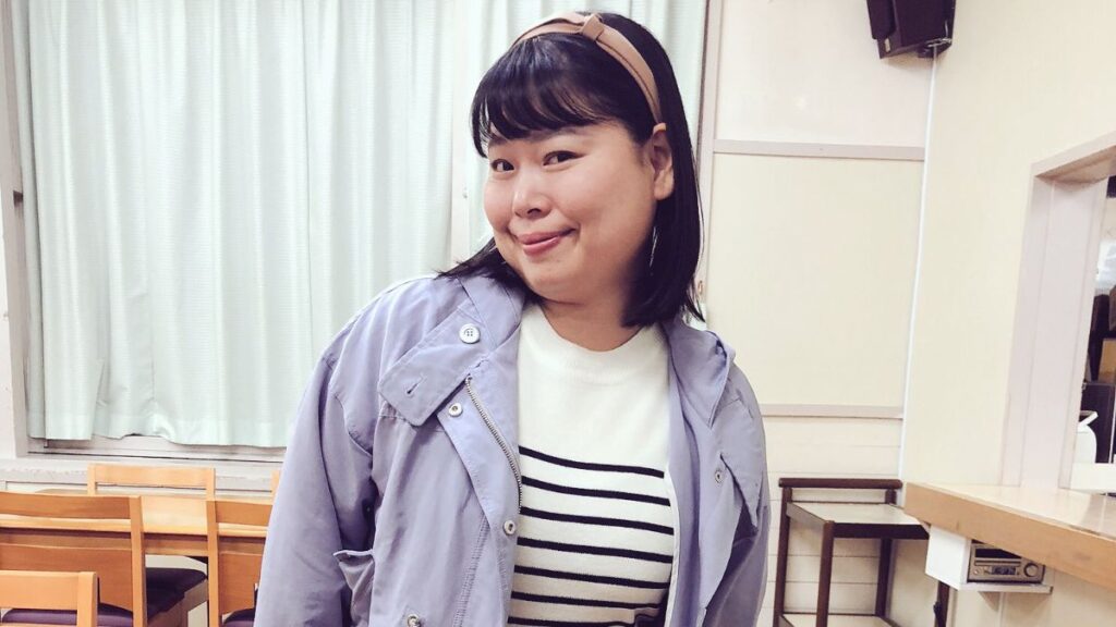 カチューシャを付けた近藤